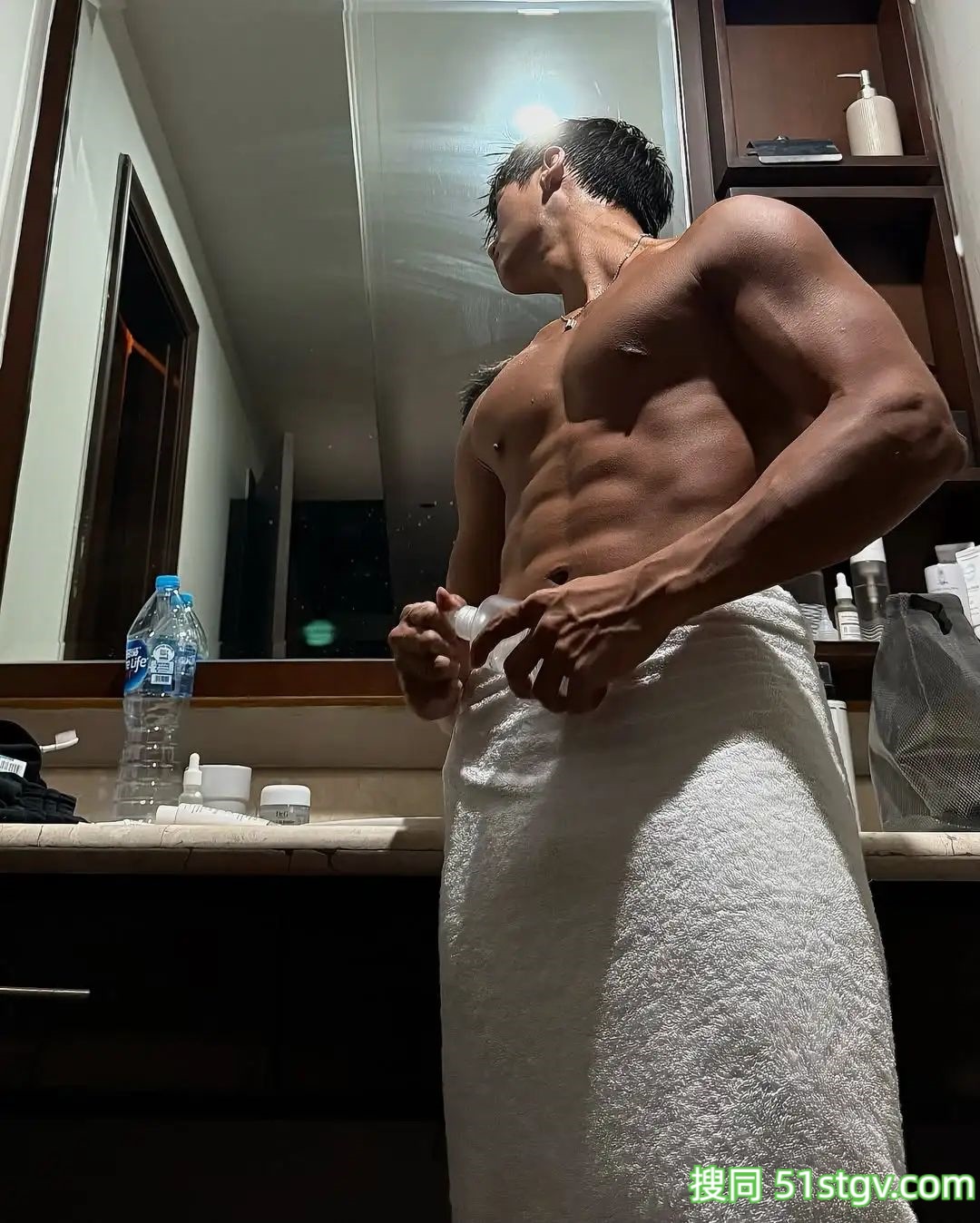 黑皮体育生，健康的肤色更迷人 - 51虹马