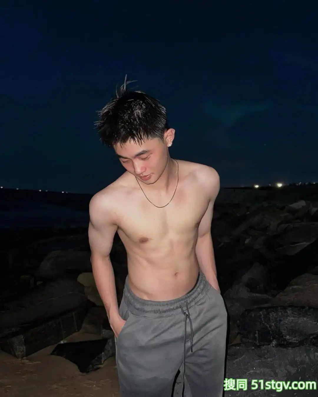 帅帅的男生，看着就好爽 - 51虹马