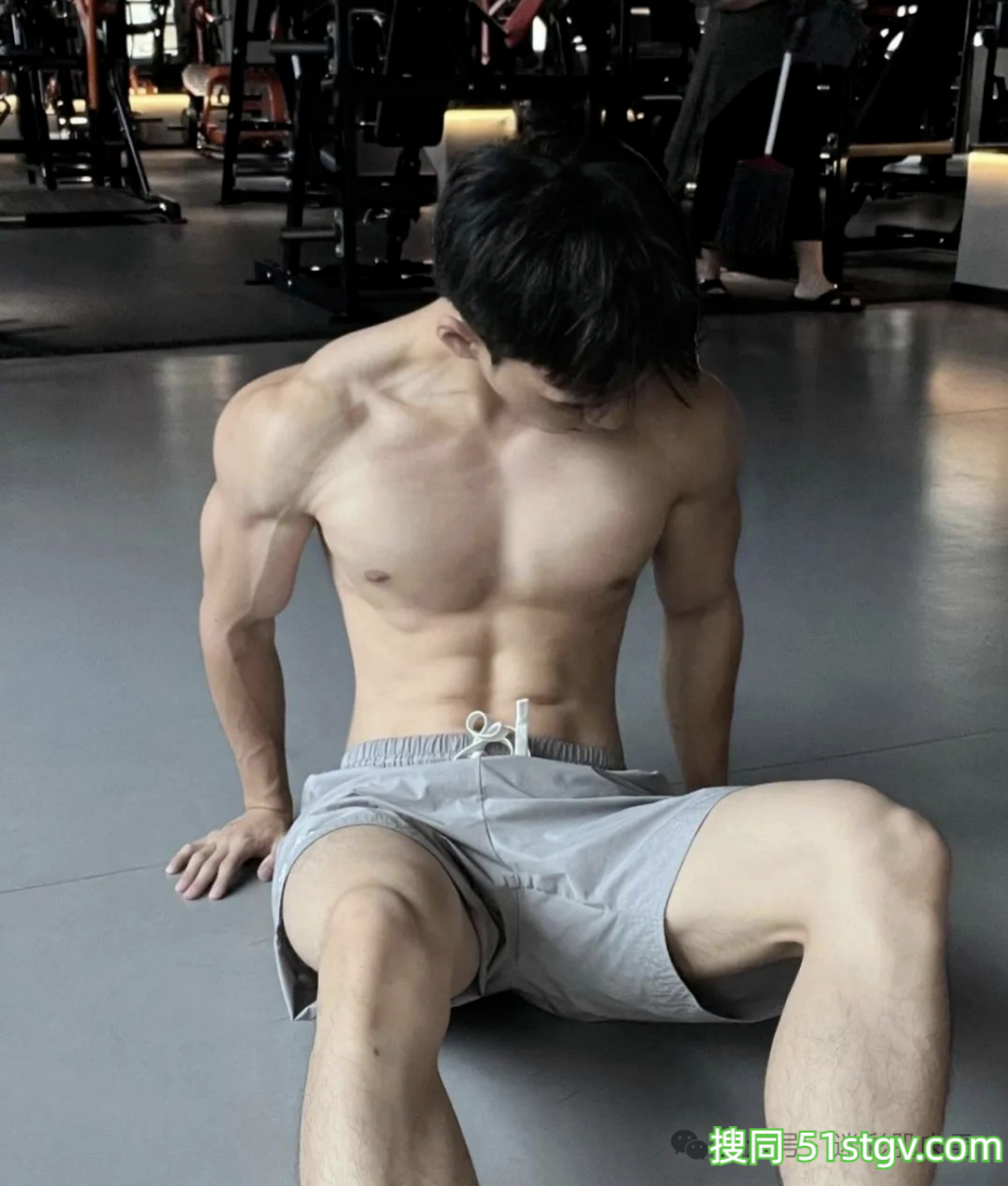 这白皮帅哥会是你的crush吗? - 51虹马 这白皮帅哥会是你的crush吗? - 51虹马