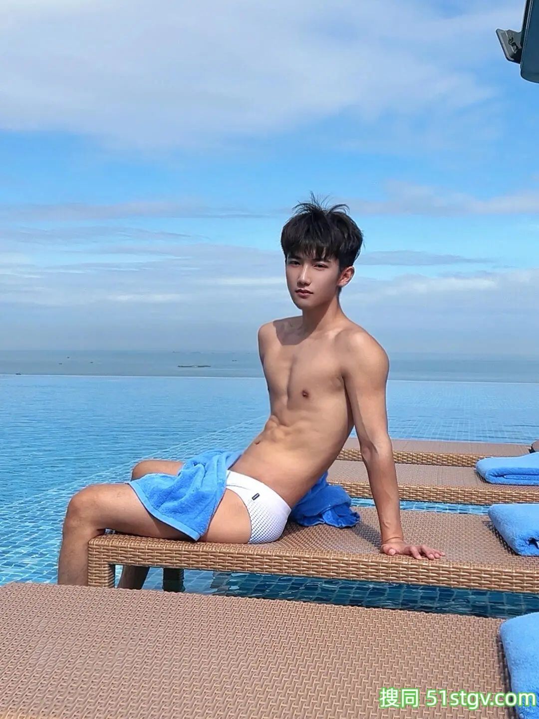 05薄肌小帅哥，少年感 - 51虹马