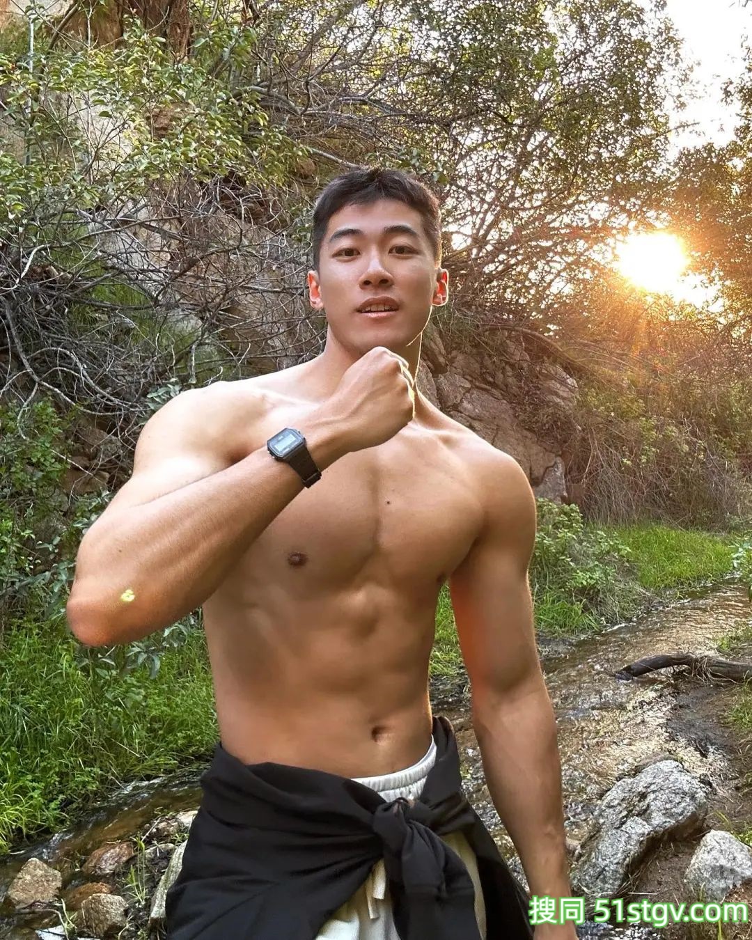 黑皮体育生，臭大力力 - 51虹马