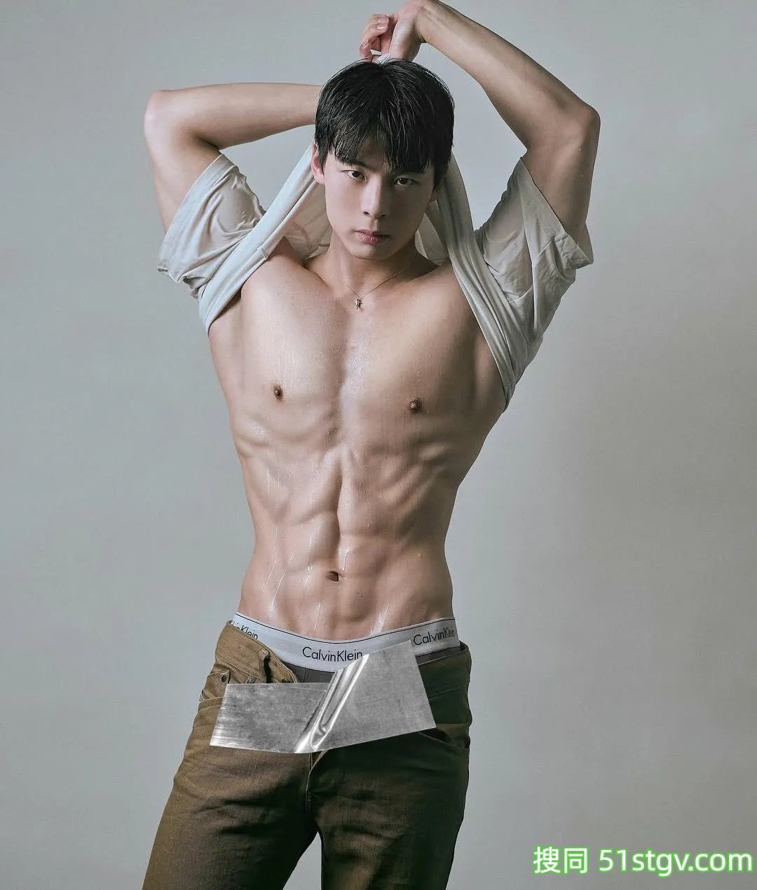 男模三选一，肌肉线条太帅啦，简直要爆了 - 51虹马