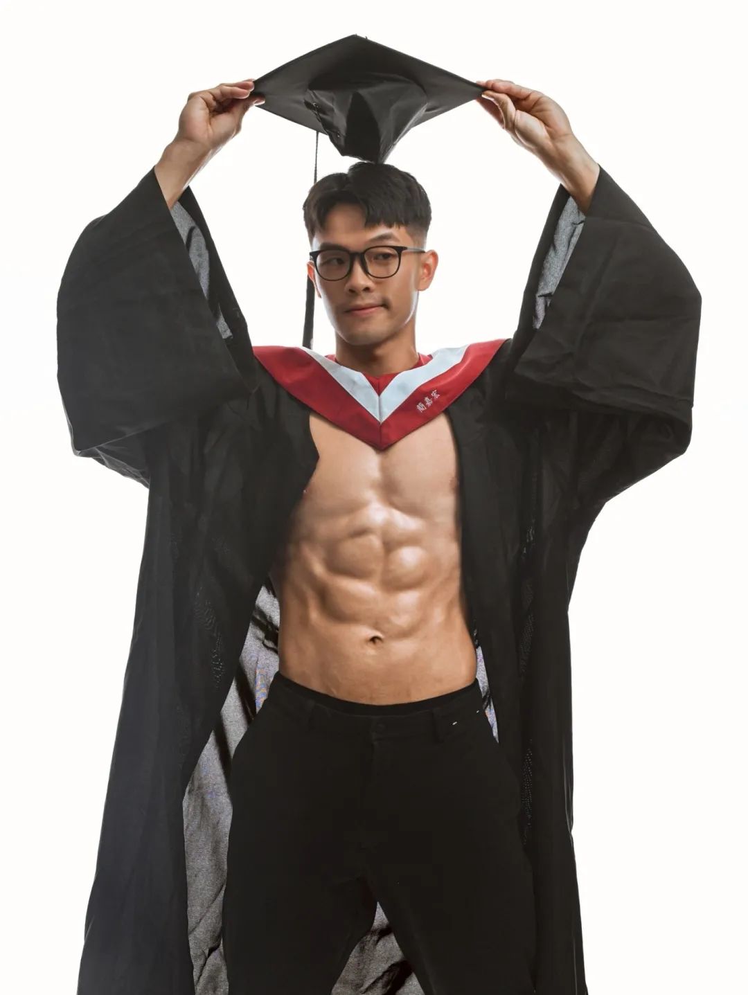 22岁台湾健身模特，炸裂南瓜肩拉丝胸大肌，这肉体谁扛得住？-51虹马