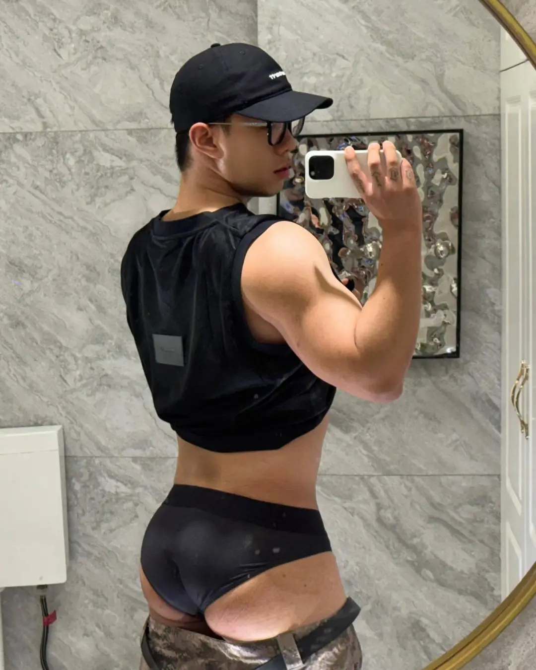 脂包肌帅哥，很有感觉 - 51虹马