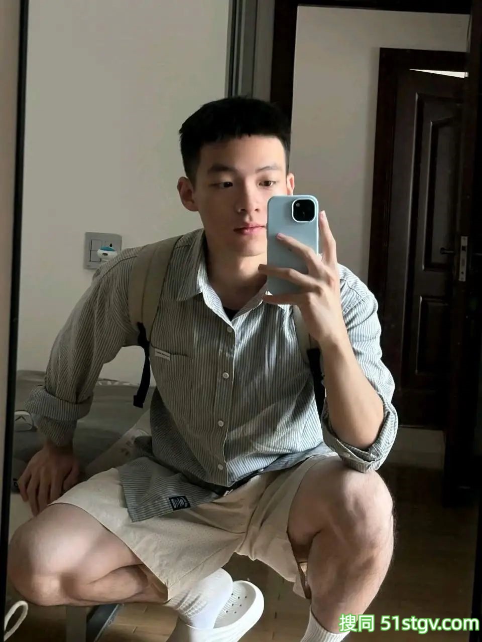 男大学生，三宣 - 51虹马