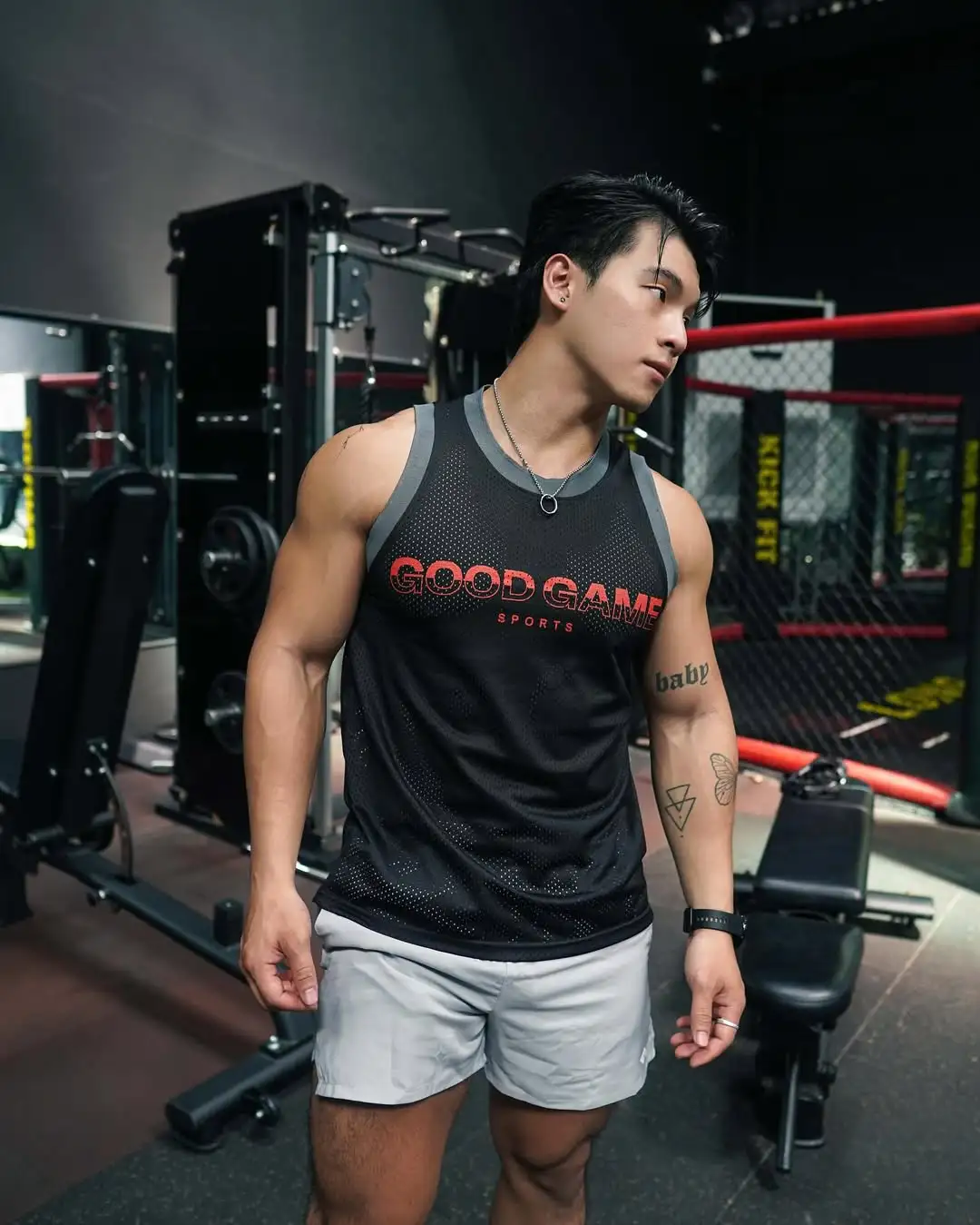 黑皮肌肉，健身教练 - 51虹马