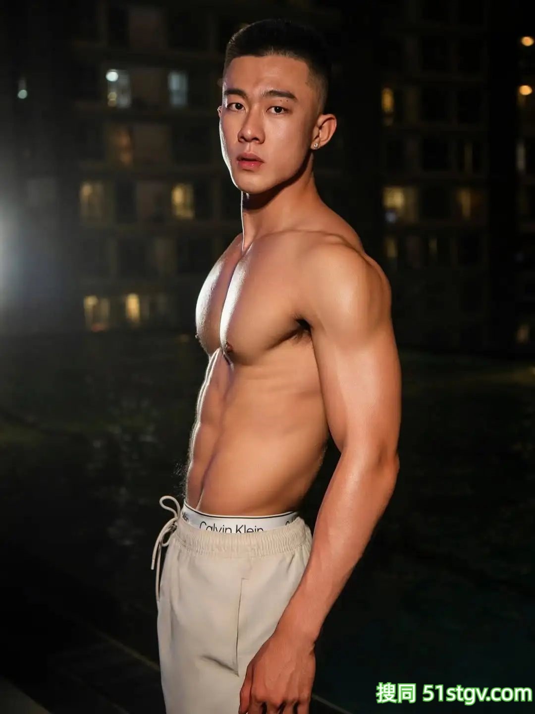 谁家老公，腹肌身材这么帅 - 51虹马