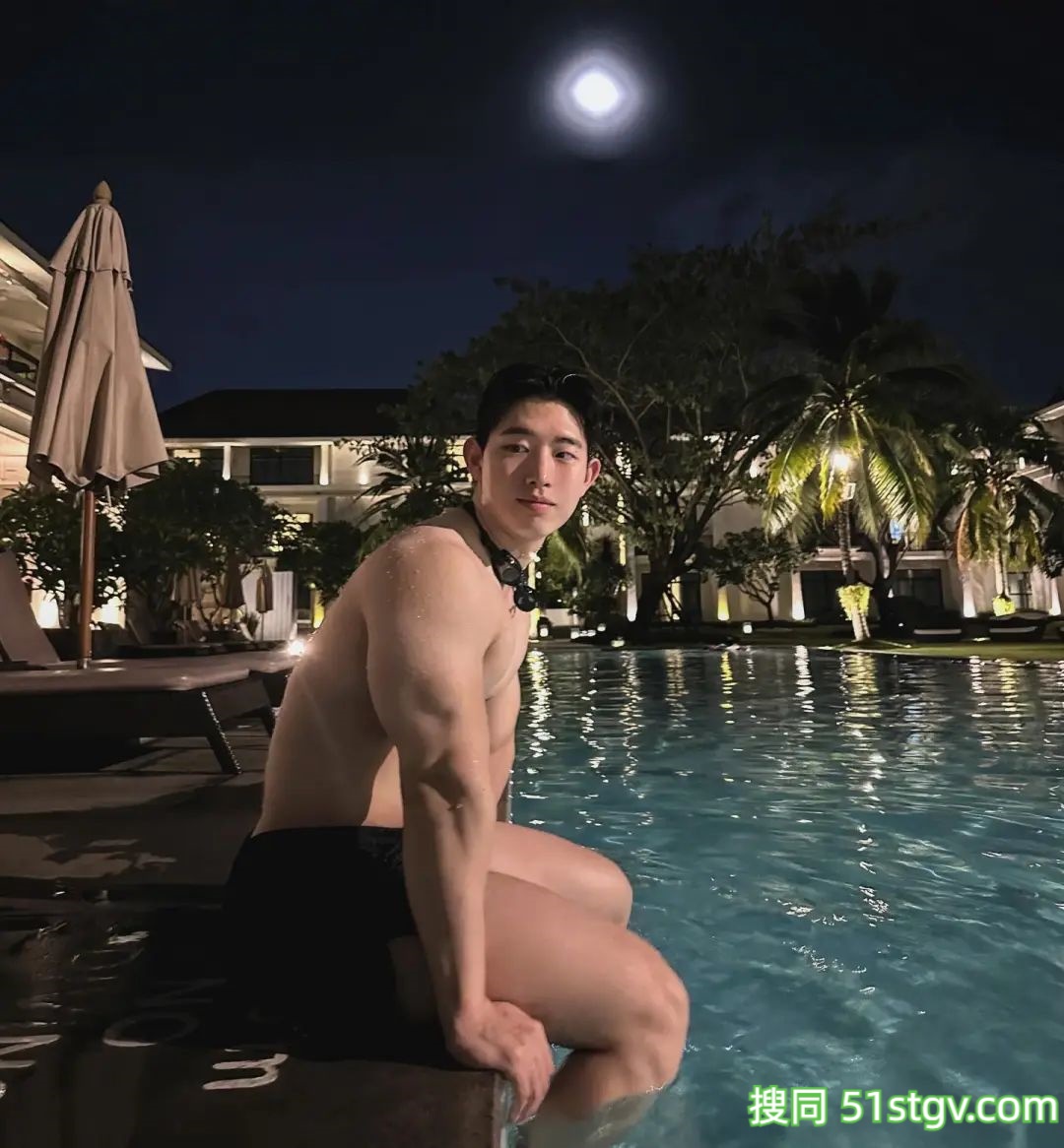 壮得有点圆润可爱的小哥哥 - 51虹马