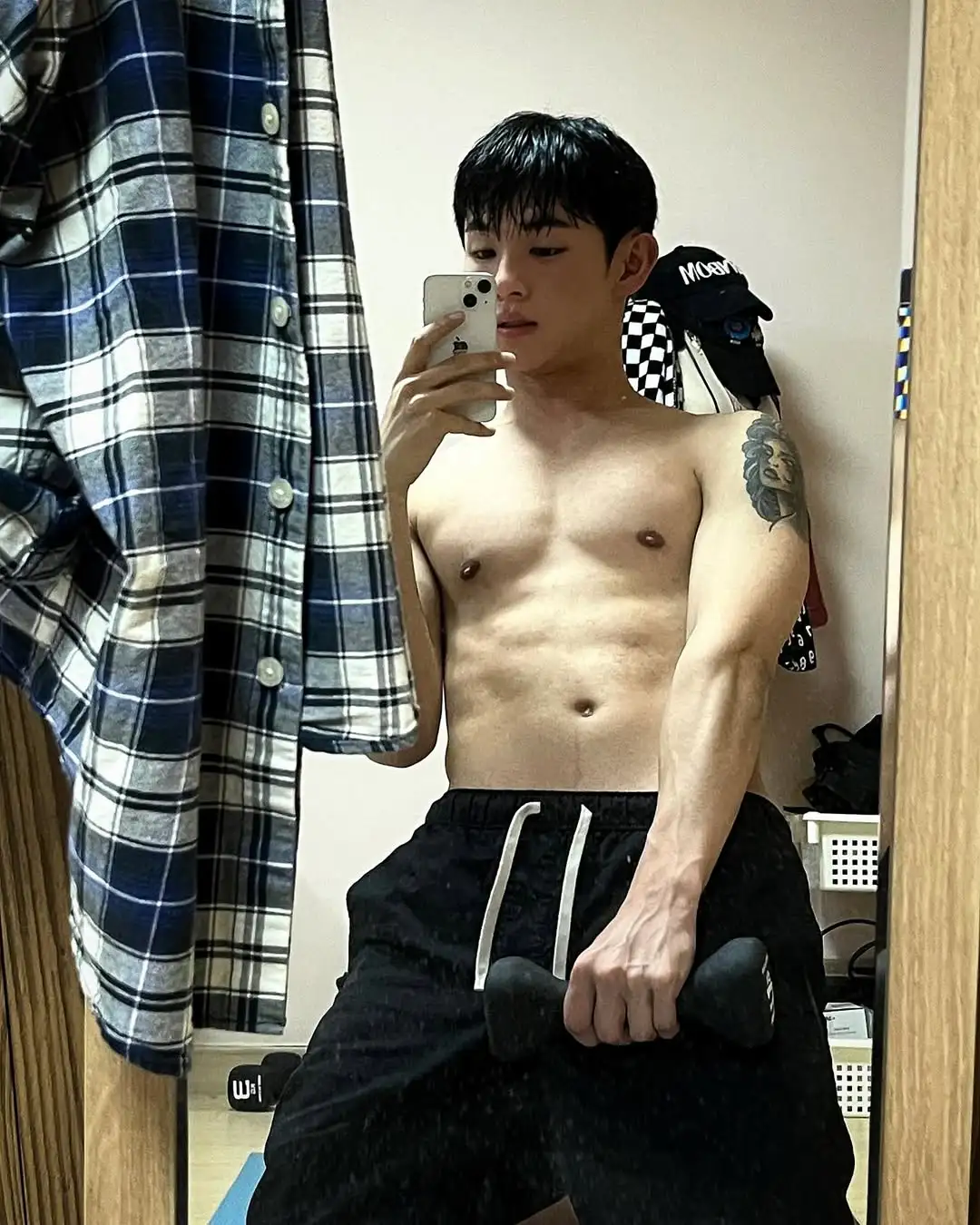 薄肌小奶狗，有点帅 - 51虹马