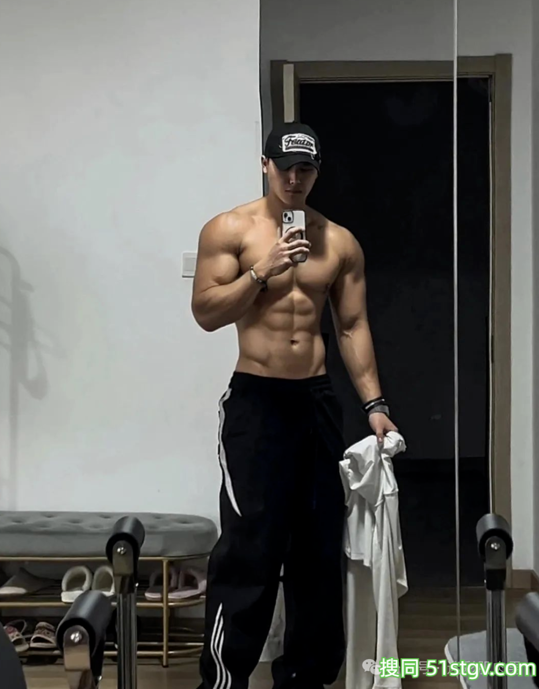 185CM黑皮男，05年的他长的太棒! - 51虹马