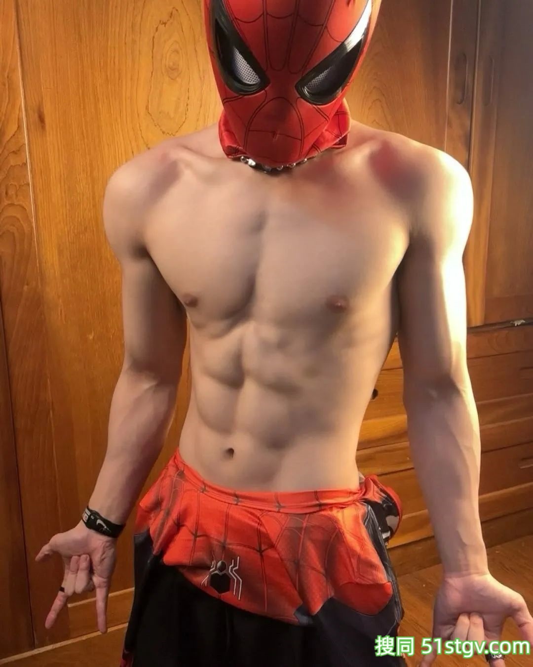 腹肌小哥哥，蜘蛛侠 - 51虹马
