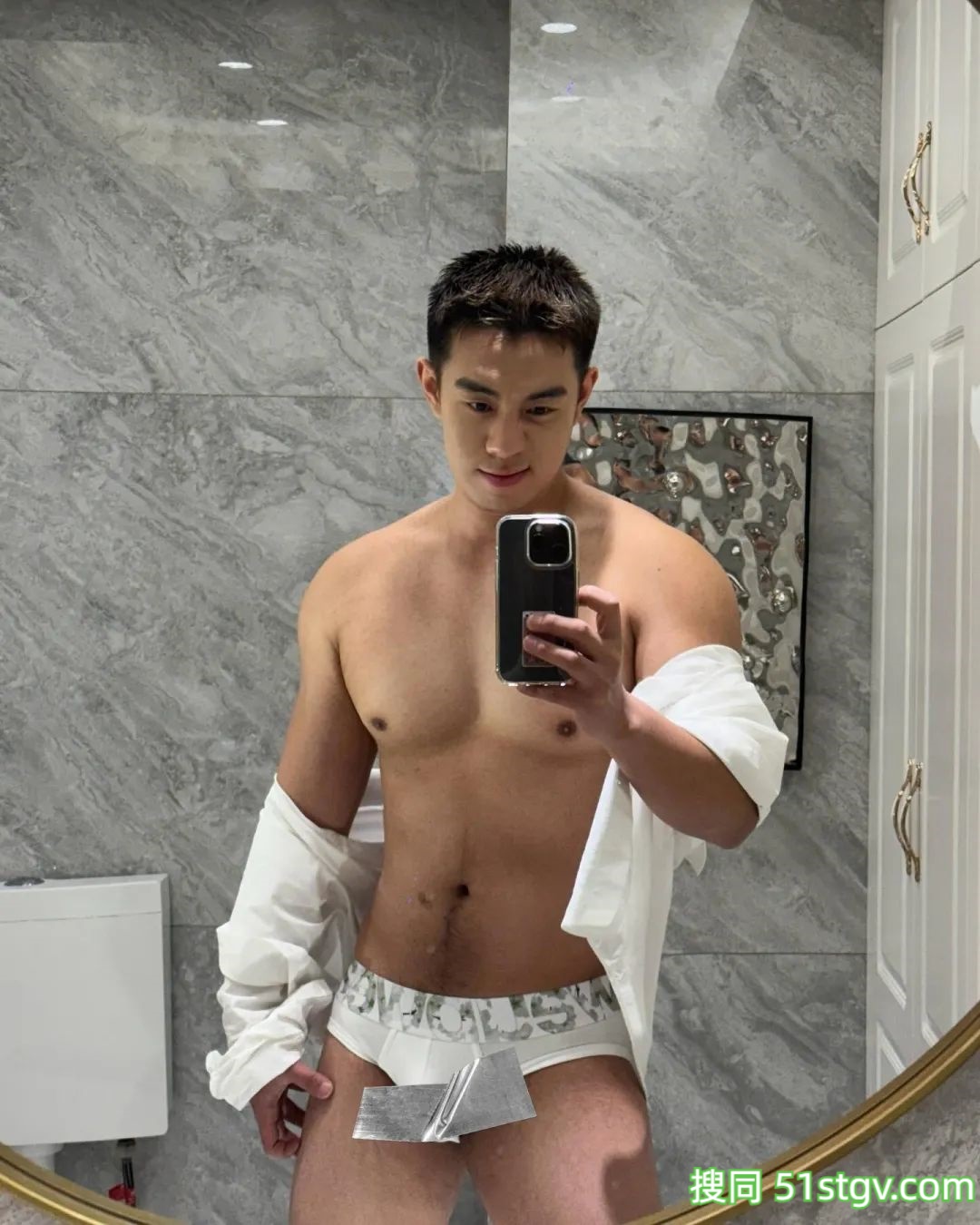 脂包肌帅哥，很有感觉 - 51虹马