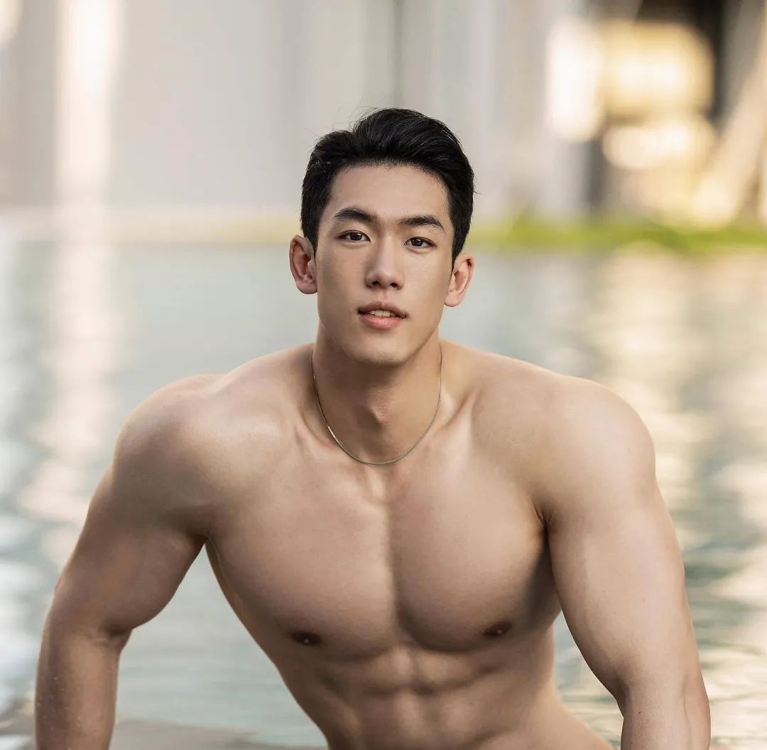 27岁巴黎海归男模,痞帅太平洋肩膀公狗腰,这大胸肌在温泉里泡着太撩人了 - 51虹马 27岁巴黎海归男模,痞帅太平洋肩膀公狗腰,这大胸肌在温泉里泡着太撩人了 - 51虹马