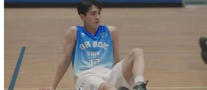 《球童战术》伤退体操王子韩智元回归校园,邂逅篮球超新星权正宇 - 51虹马 《球童战术》伤退体操王子韩智元回归校园,邂逅篮球超新星权正宇 - 51虹马