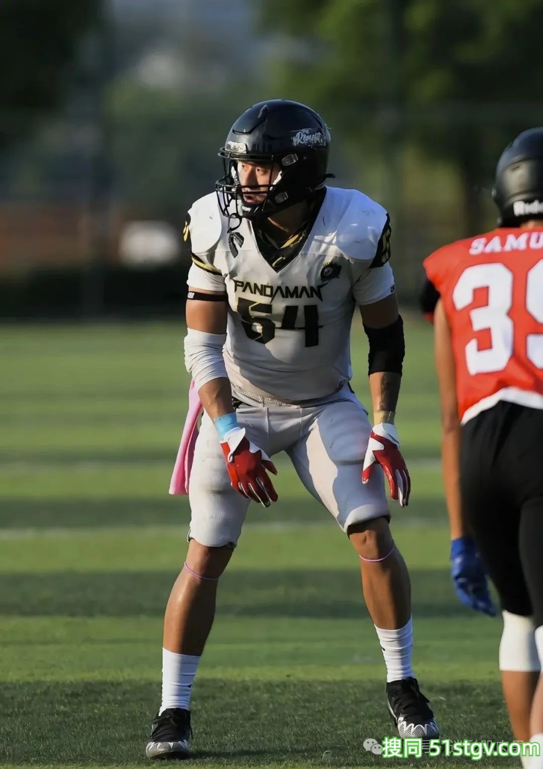 成都体院的运动男跑步，这粗壮长腿穿的太紧啦！ - 51虹马