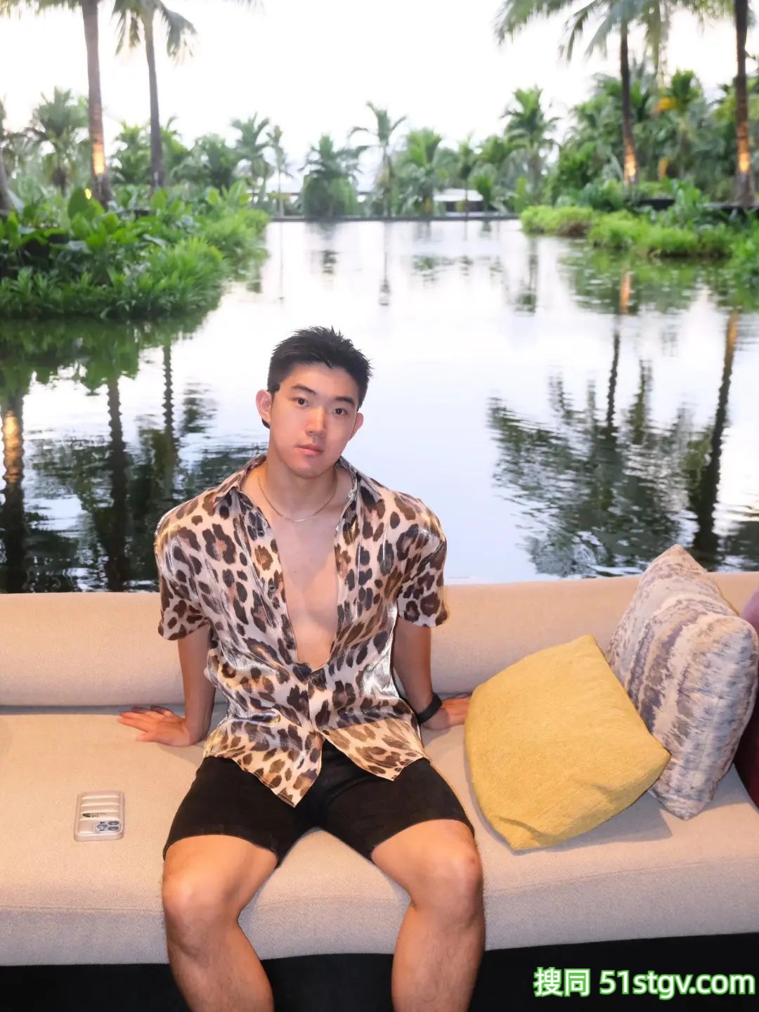 耐看的小哥哥，身材好 - 51虹马