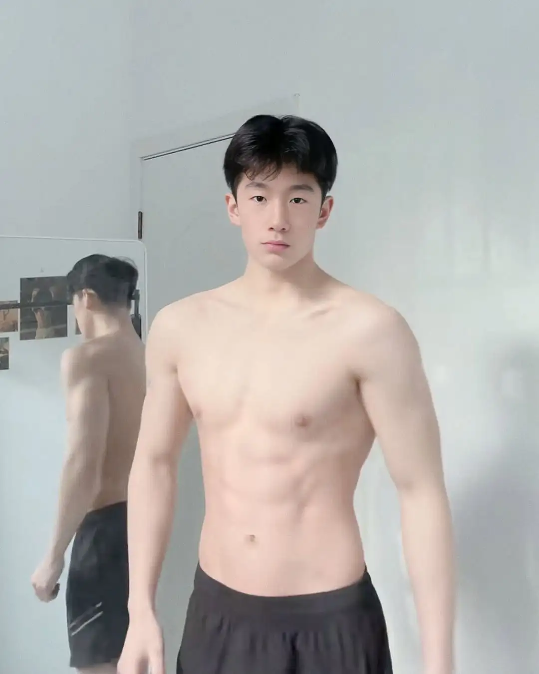 不是很帅，但是真的白嫩 - 51虹马