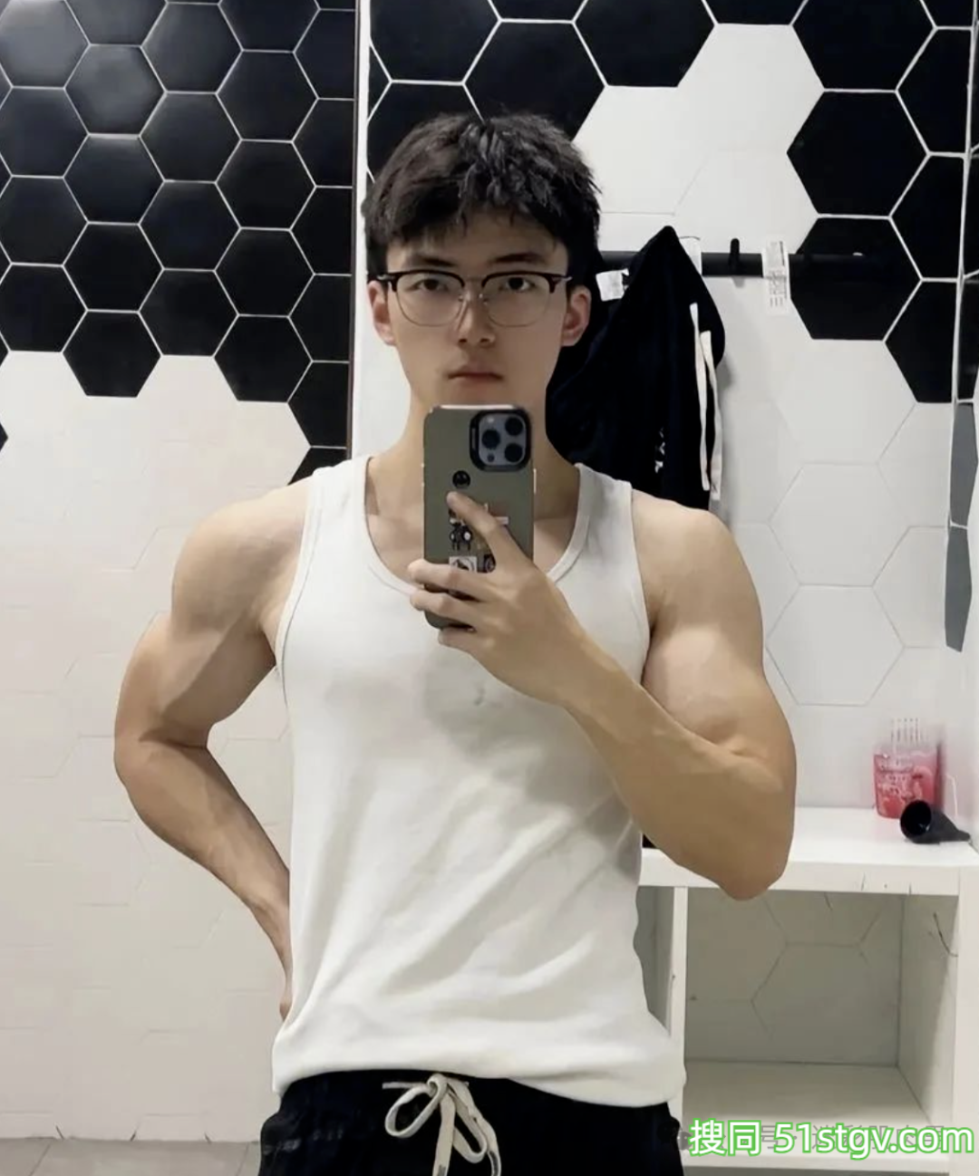 这白皮帅哥会是你的crush吗? - 51虹马 这白皮帅哥会是你的crush吗? - 51虹马