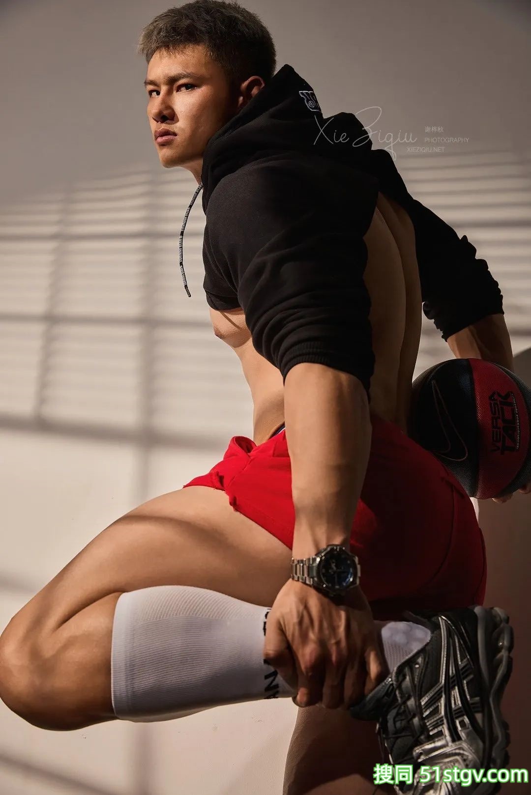 28岁湖南运动男模,这健壮肌肉线条和冷傲脸部棱角沉浸式还原东海龙王敖光 - 51虹马 28岁湖南运动男模,这健壮肌肉线条和冷傲脸部棱角沉浸式还原东海龙王敖光 - 51虹马