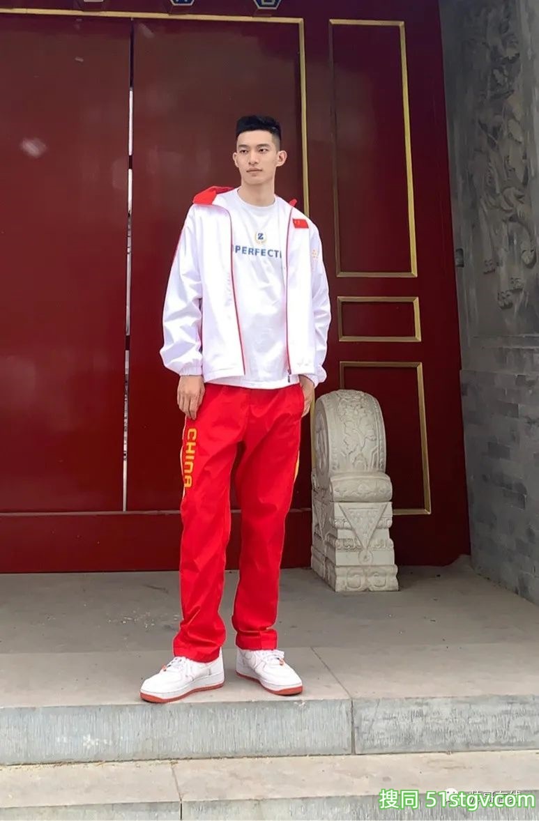 186CM北体篮球体育生大长腿穿的真好看! - 51虹马 186CM北体篮球体育生大长腿穿的真好看! - 51虹马