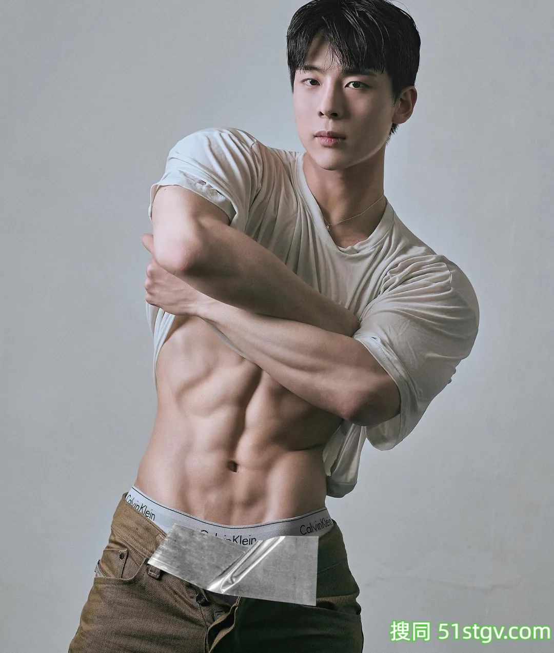 男模三选一，肌肉线条太帅啦，简直要爆了 - 51虹马