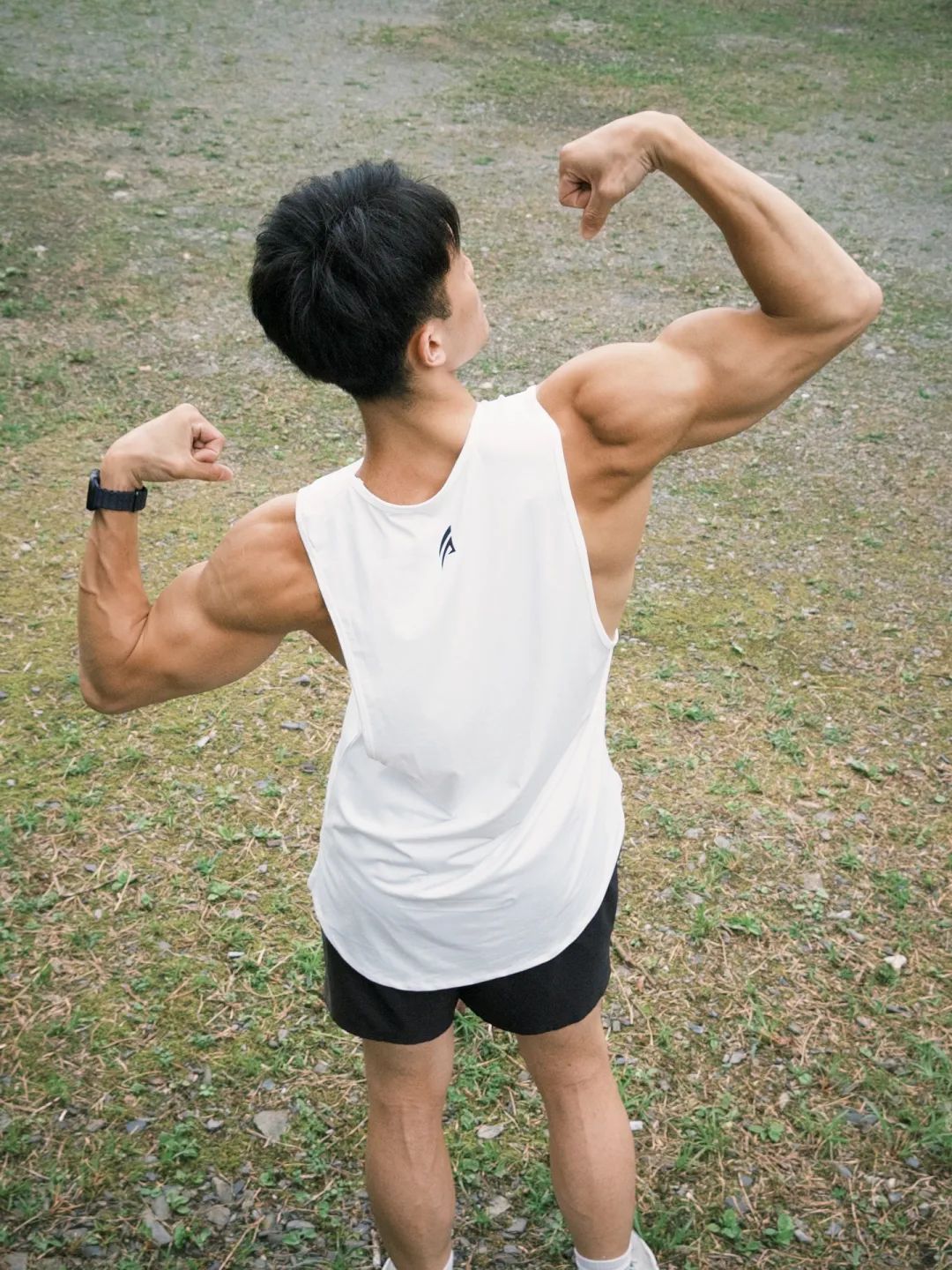 22岁台湾健身模特，炸裂南瓜肩拉丝胸大肌，这肉体谁扛得住？ - 51虹马