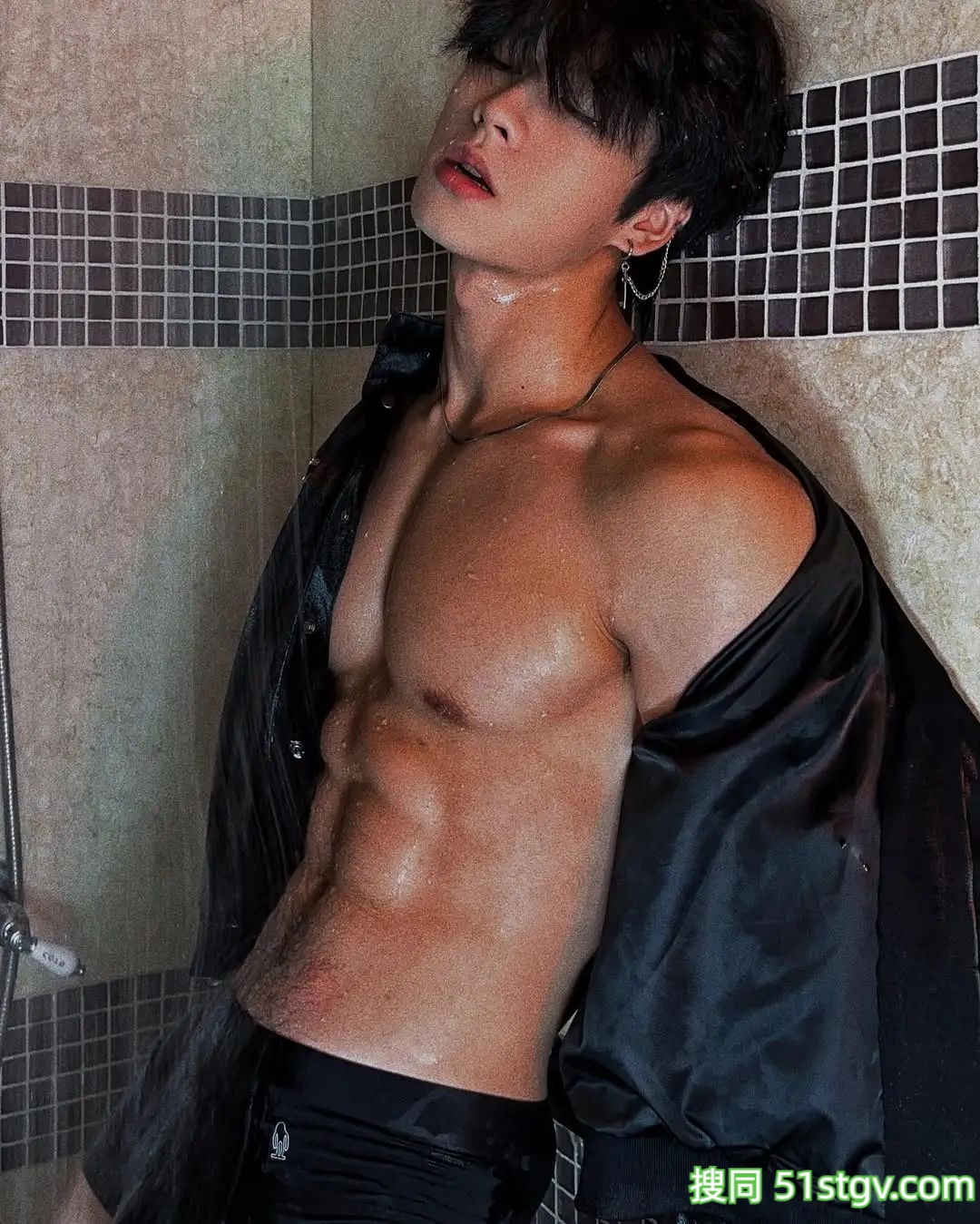 可狼可奶的腹肌哥哥可以嘛 - 51虹马