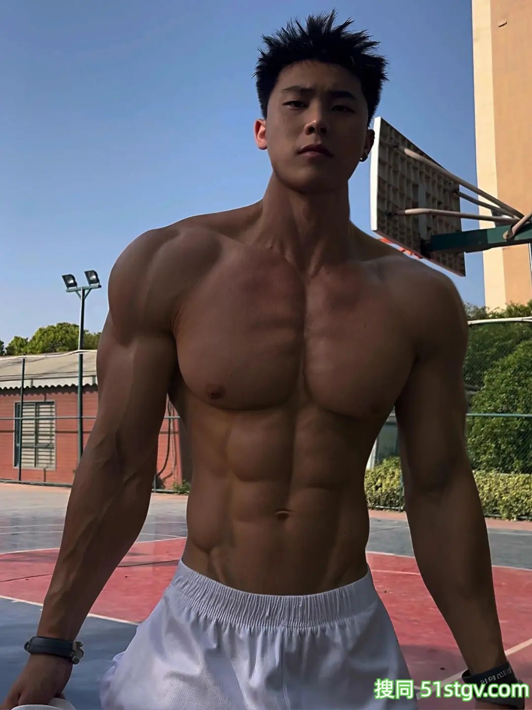 黑皮体育生，力量感爆棚-51虹马