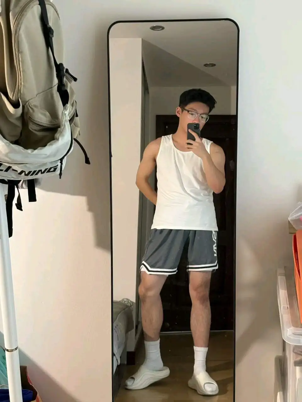 男大学生，三宣 - 51虹马