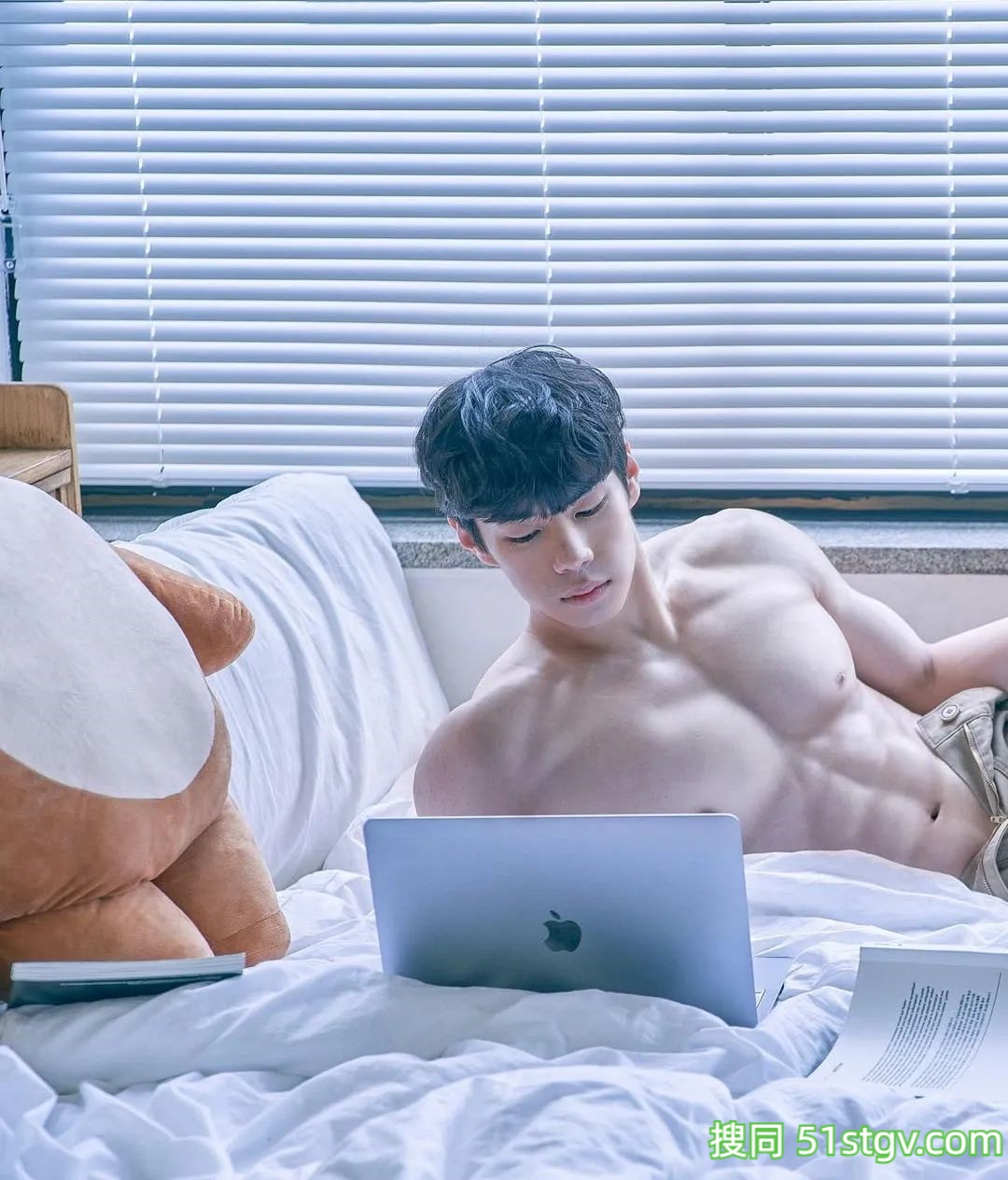 乖乖的小奶狗，又帅又壮实 - 51虹马