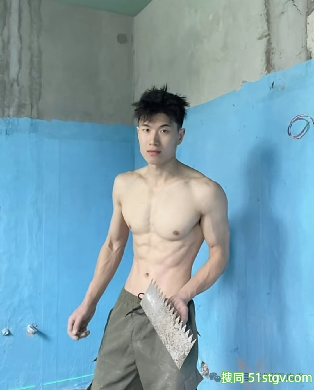 不穿衣服贴砖师傅! - 51虹马 不穿衣服贴砖师傅! - 51虹马