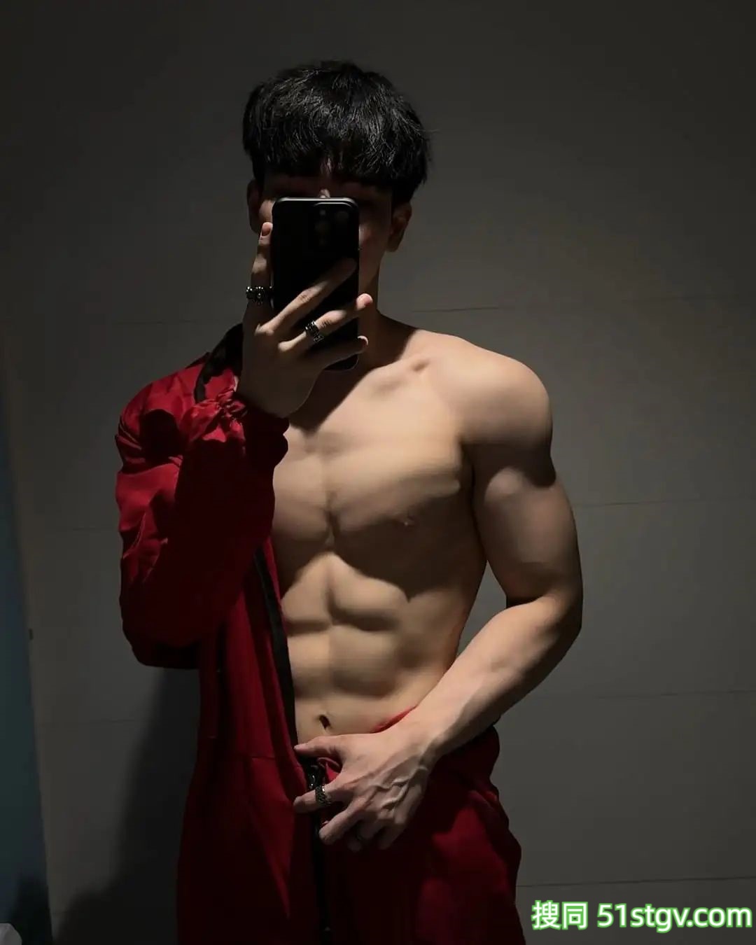 腹肌小哥哥，蜘蛛侠 - 51虹马