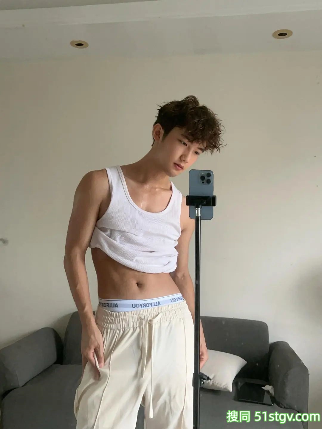 05薄肌小帅哥，少年感 - 51虹马