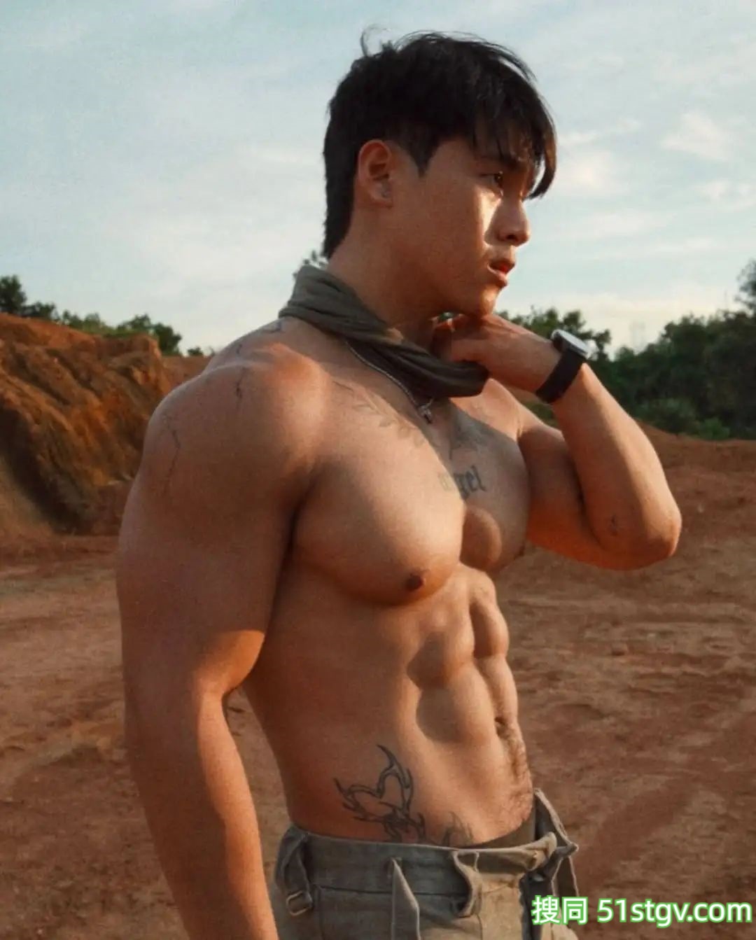 黑皮肌肉，健身教练-51虹马