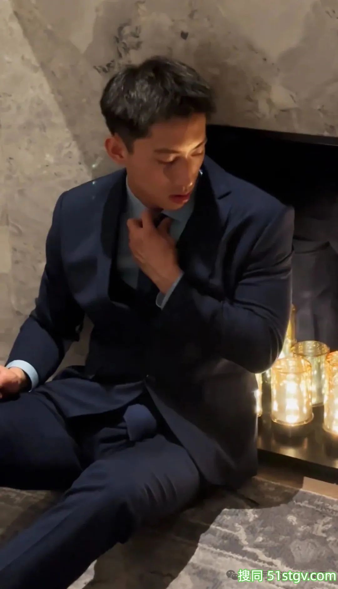 穿超短泳裤湿透的运动男实力强大，长腿太可了！ - 51虹马