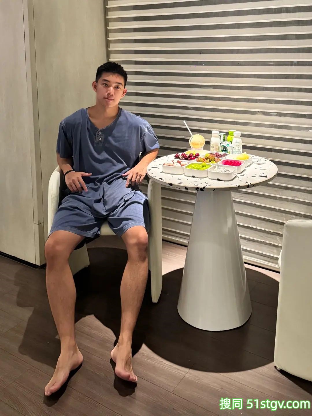 耐看的小哥哥，身材好 - 51虹马