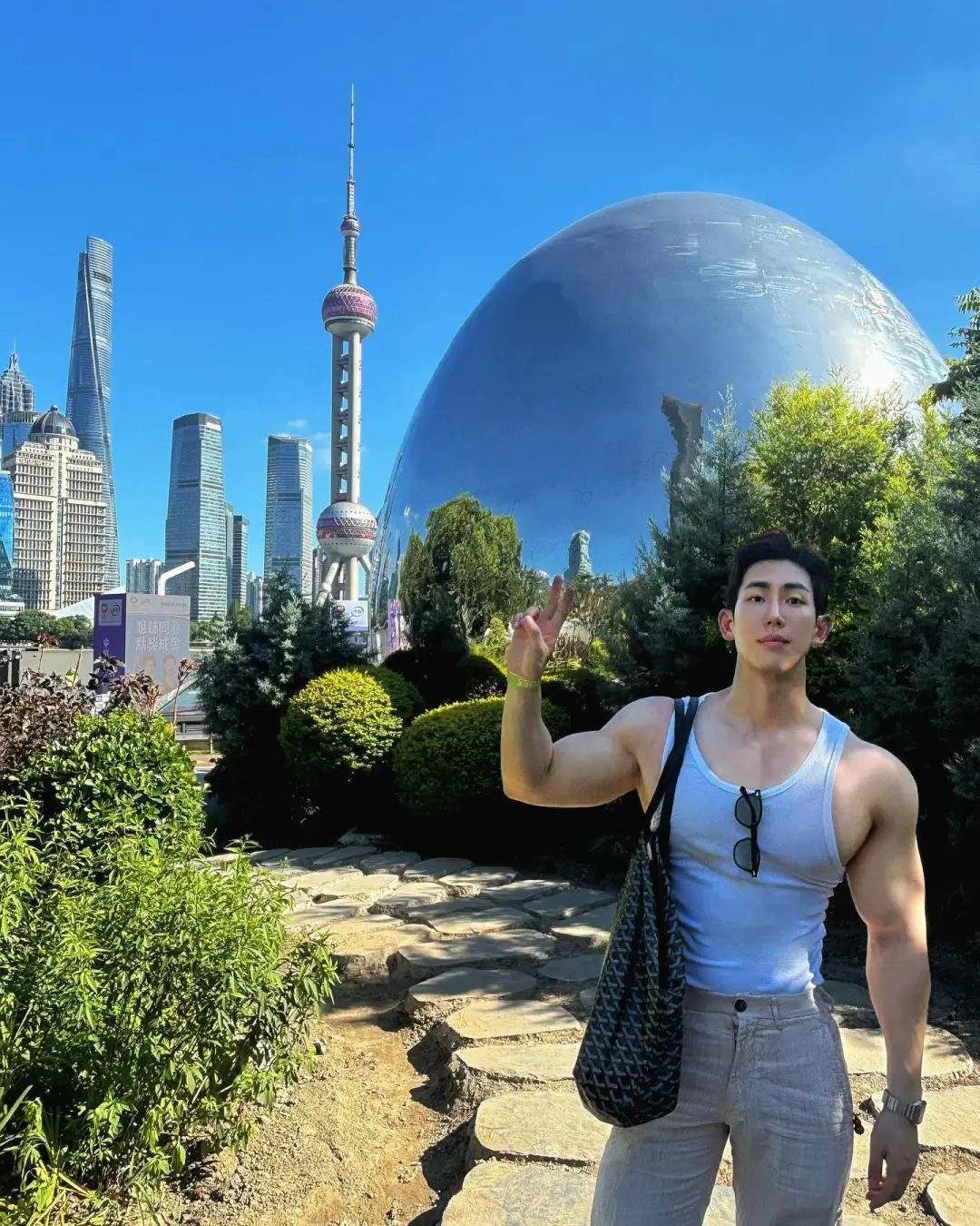 27岁巴黎海归男模,痞帅太平洋肩膀公狗腰,这大胸肌在温泉里泡着太撩人了 - 51虹马 27岁巴黎海归男模,痞帅太平洋肩膀公狗腰,这大胸肌在温泉里泡着太撩人了 - 51虹马