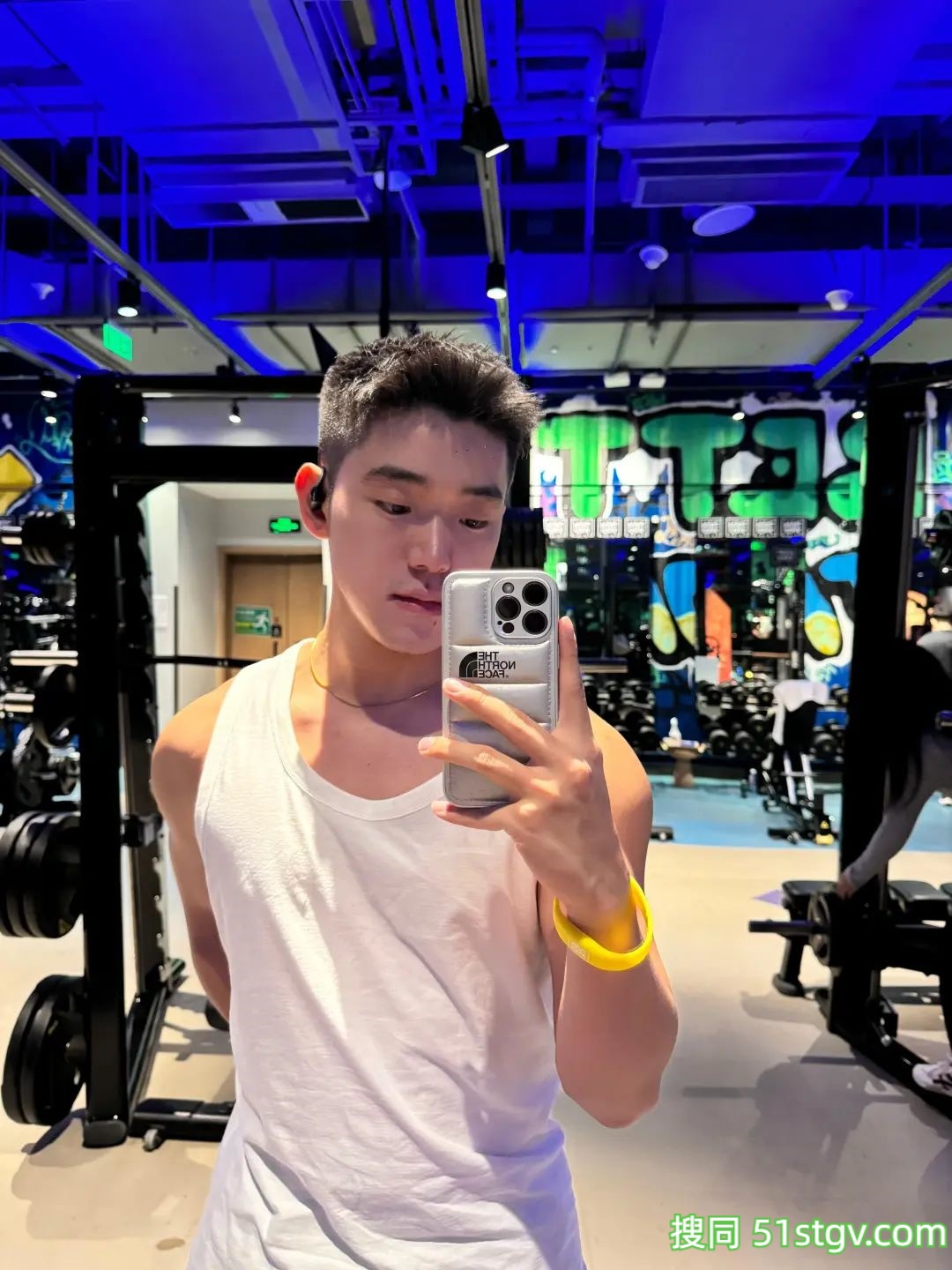 耐看的小哥哥，身材好 - 51虹马