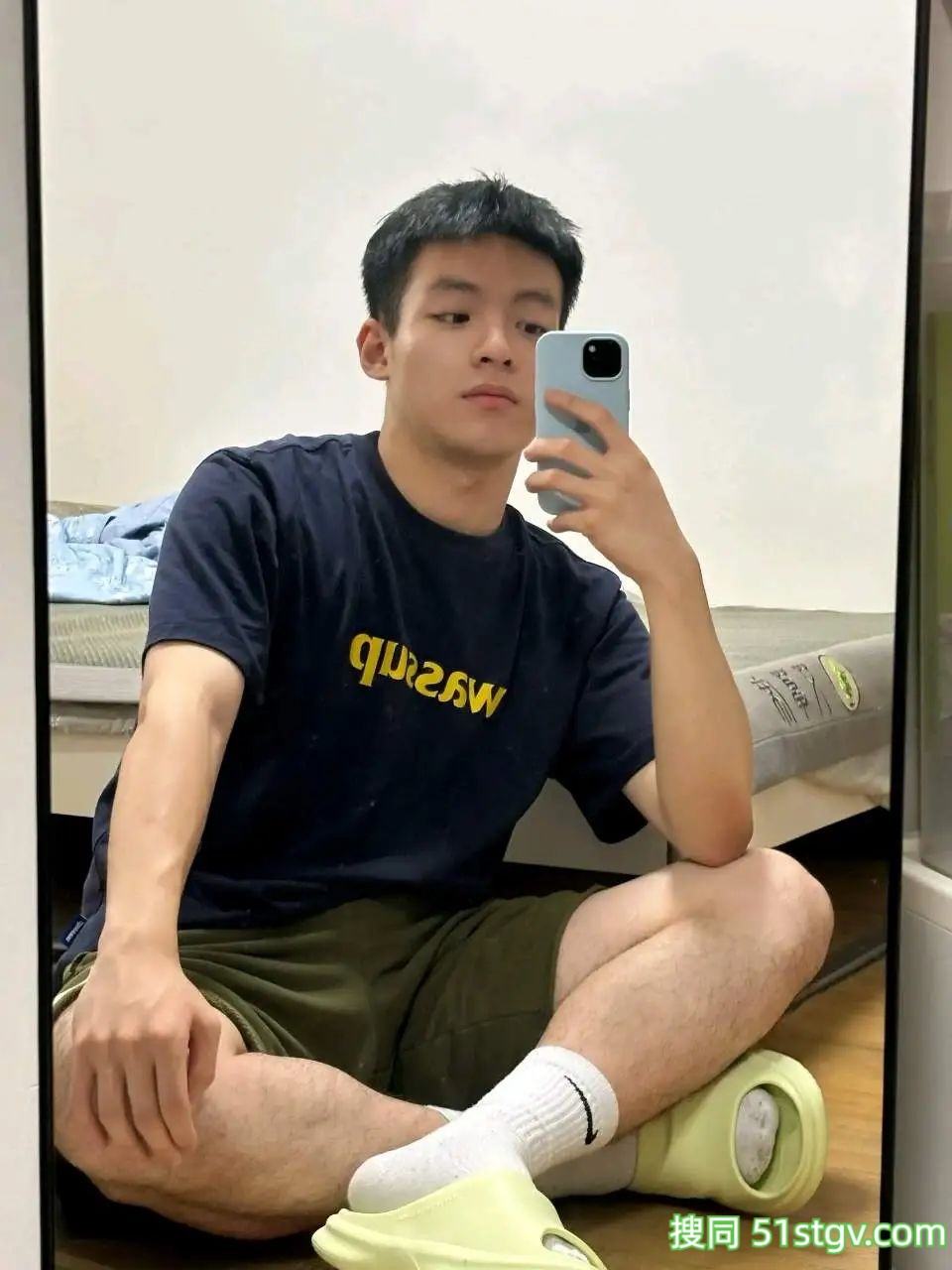 男大学生，三宣 - 51虹马