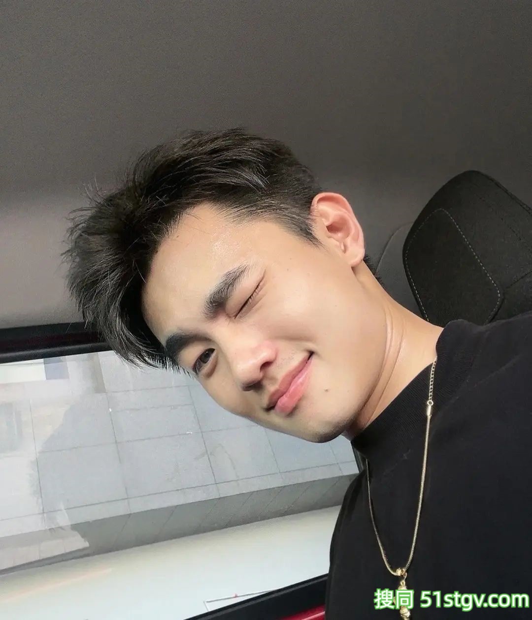 帅帅的男生，看着就好爽 - 51虹马