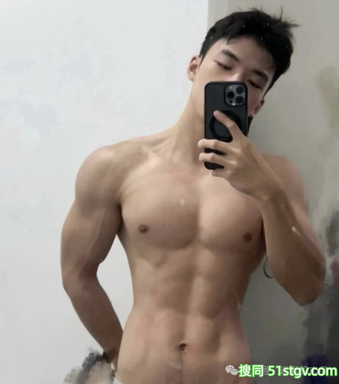 这白皮帅哥会是你的crush吗? - 51虹马 这白皮帅哥会是你的crush吗? - 51虹马