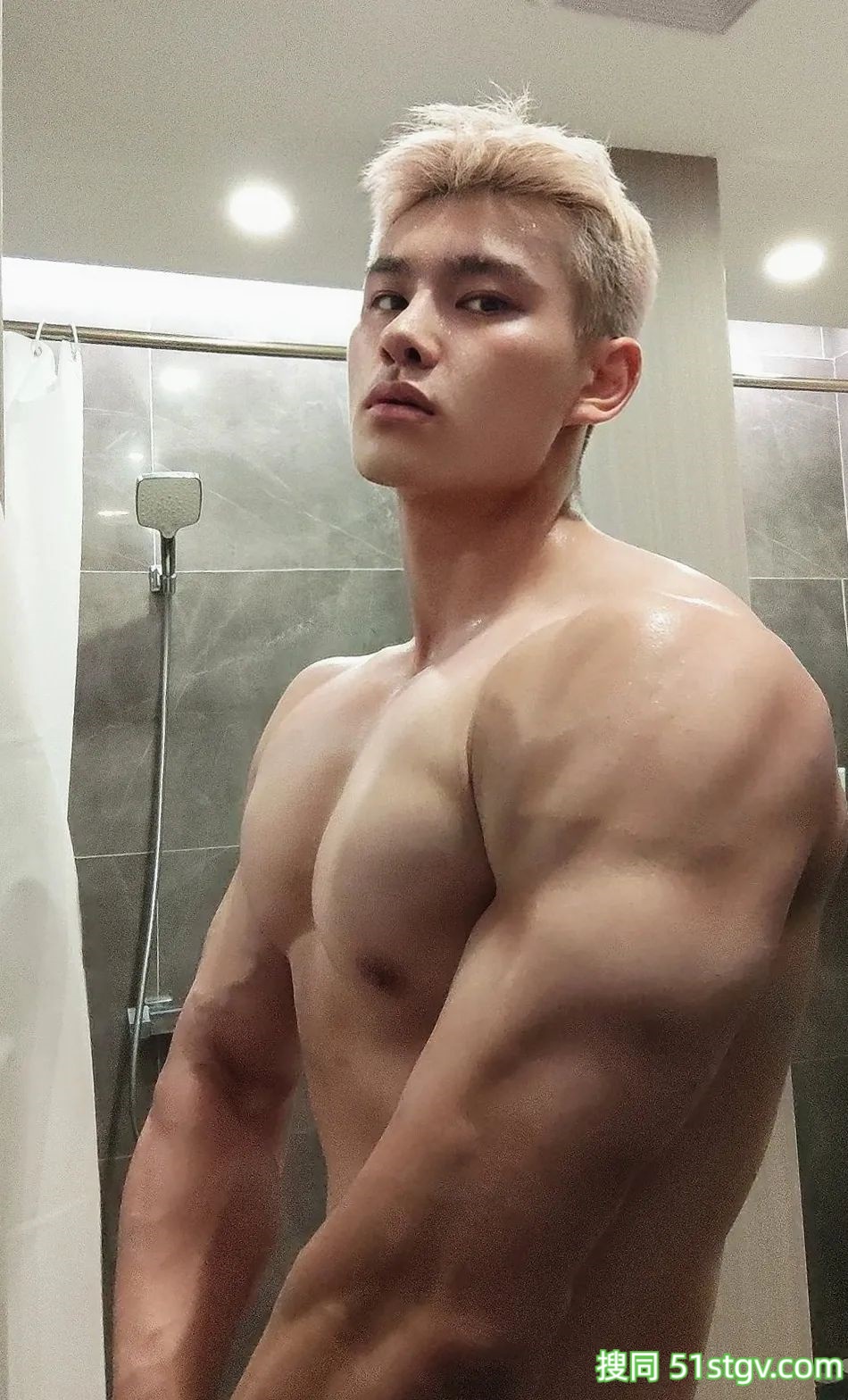 28岁湖南运动男模,这健壮肌肉线条和冷傲脸部棱角沉浸式还原东海龙王敖光 - 51虹马 28岁湖南运动男模,这健壮肌肉线条和冷傲脸部棱角沉浸式还原东海龙王敖光 - 51虹马