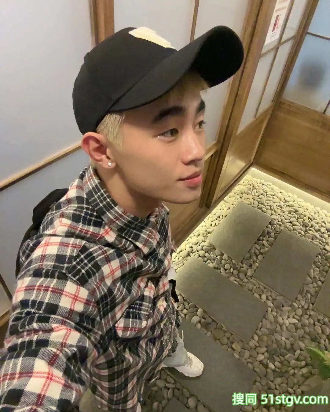 帅帅的男生，看着就好爽 - 51虹马