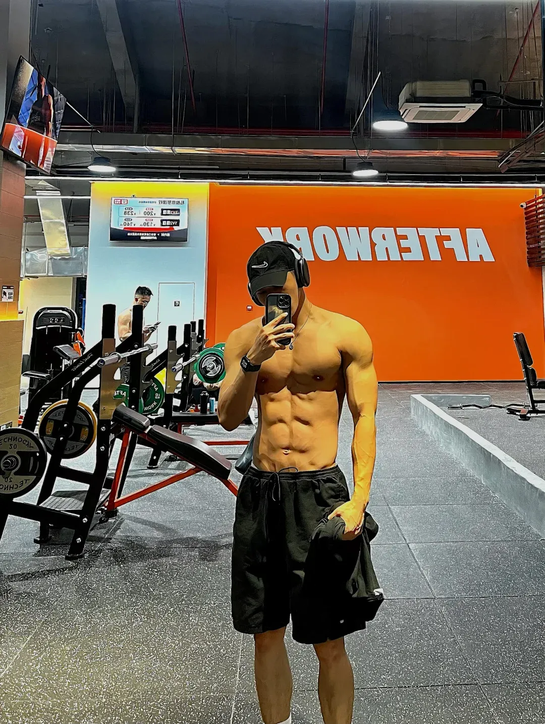 26岁浙江健身小哥,嘎嘣脆黑皮八块腹肌,这青筋暴起手臂结实背阔肌够Man吧 - 51虹马 26岁浙江健身小哥,嘎嘣脆黑皮八块腹肌,这青筋暴起手臂结实背阔肌够Man吧 - 51虹马