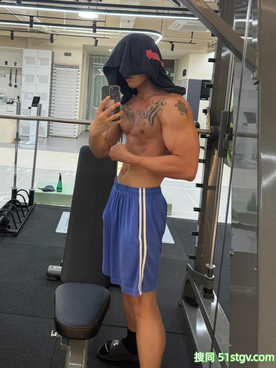 黑皮粗壮的体育生-51虹马