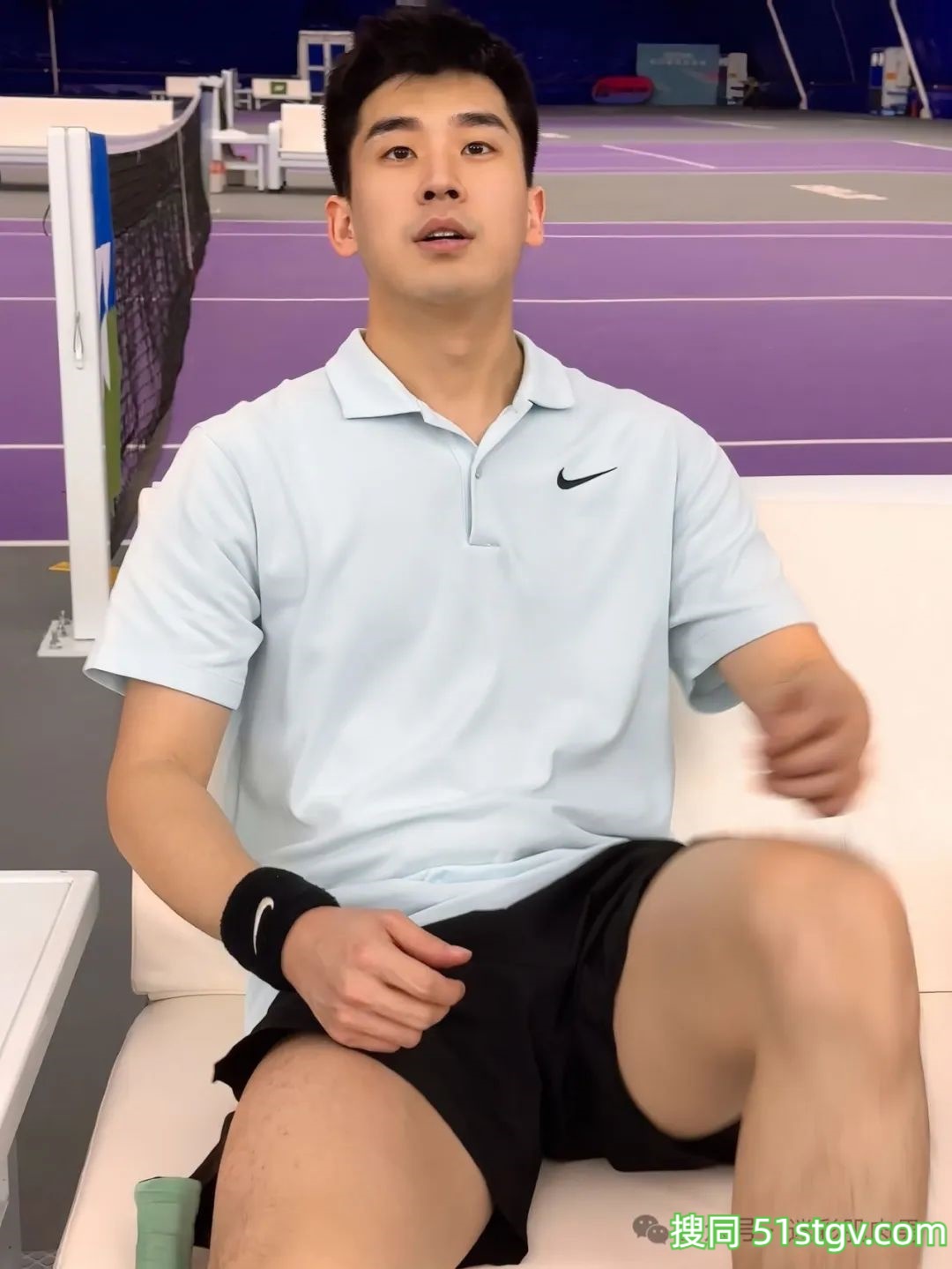 男空少运动裤穿的太短183CM的大长腿藏不住了! - 51虹马 男空少运动裤穿的太短183CM的大长腿藏不住了! - 51虹马