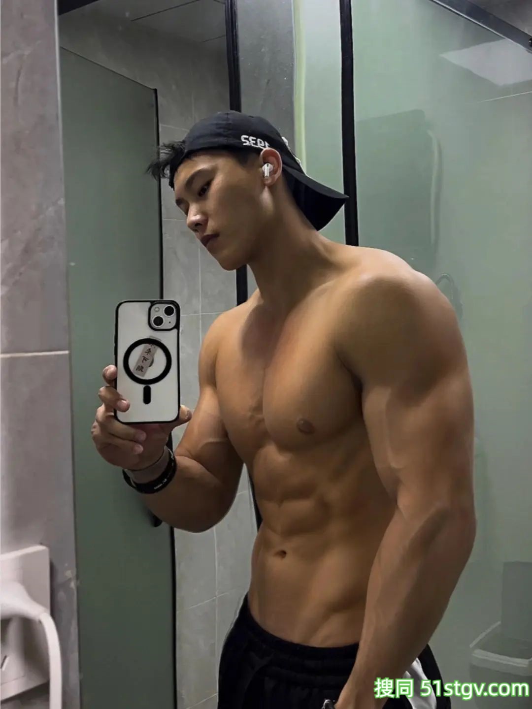 黑皮体育生，力量感爆棚 - 51虹马