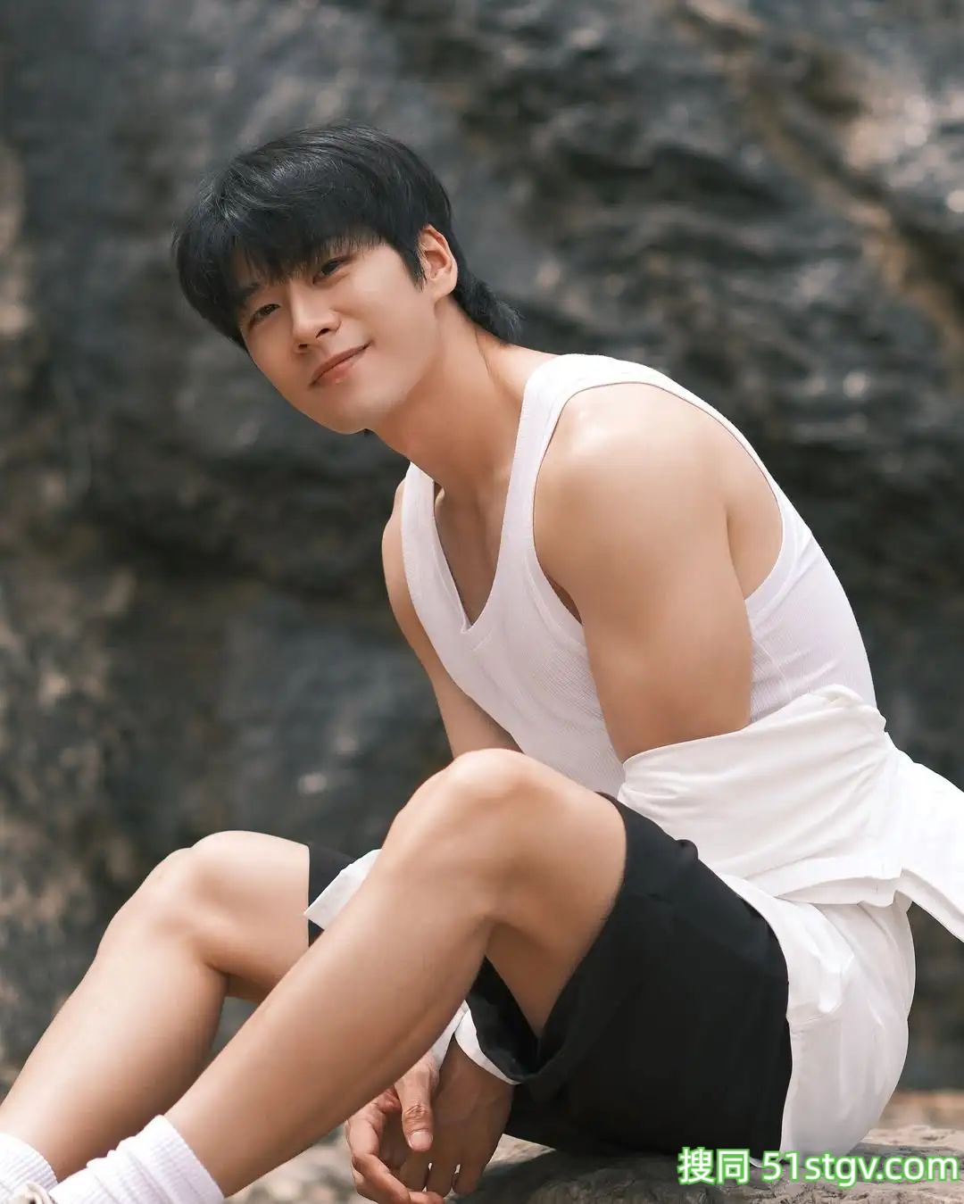 可狼可奶的腹肌哥哥可以嘛 - 51虹马