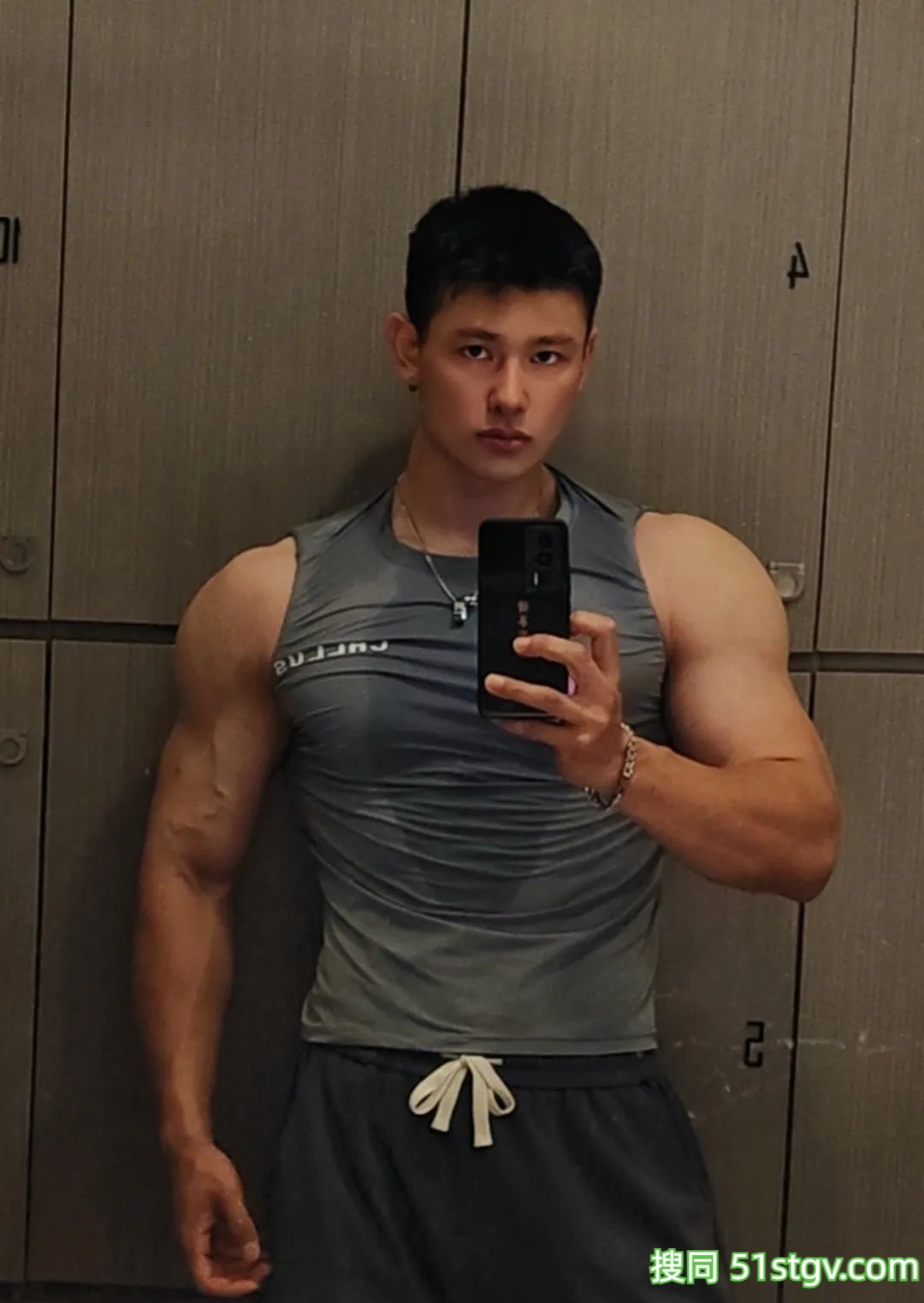 28岁湖南运动男模,这健壮肌肉线条和冷傲脸部棱角沉浸式还原东海龙王敖光 - 51虹马 28岁湖南运动男模,这健壮肌肉线条和冷傲脸部棱角沉浸式还原东海龙王敖光 - 51虹马