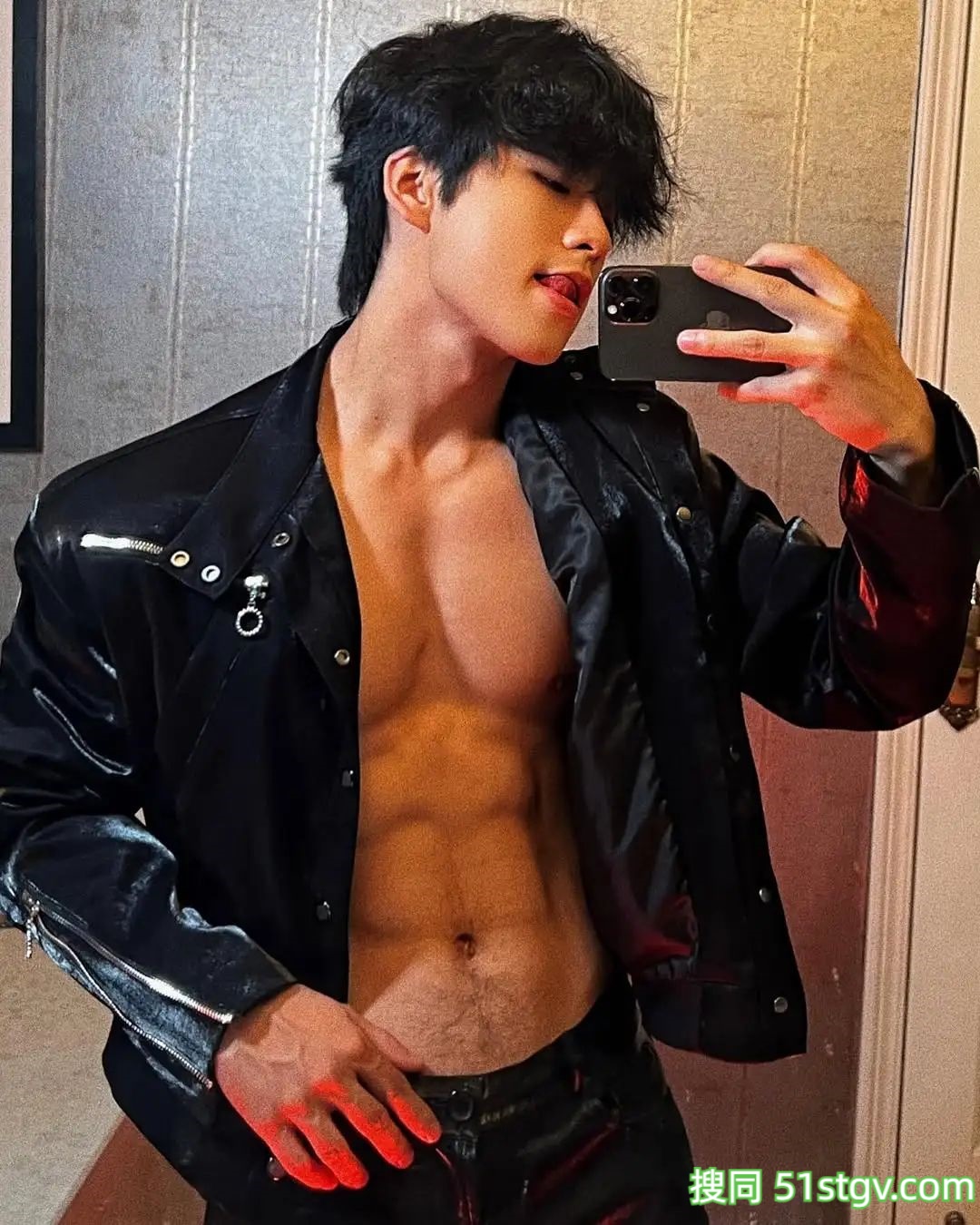 可狼可奶的腹肌哥哥可以嘛 - 51虹马